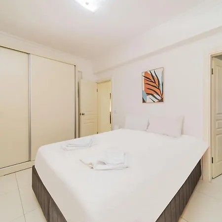 Vibrant Flat With Shared Pool In Belek